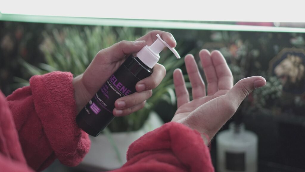 WHAT IS LEAVE-IN CONDITIONER? selene1